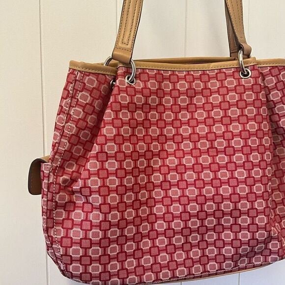Nine West Womens Shoulder Bag Purse Red Squares Print Double Handles Tan Trim - Picture 1 of 15
